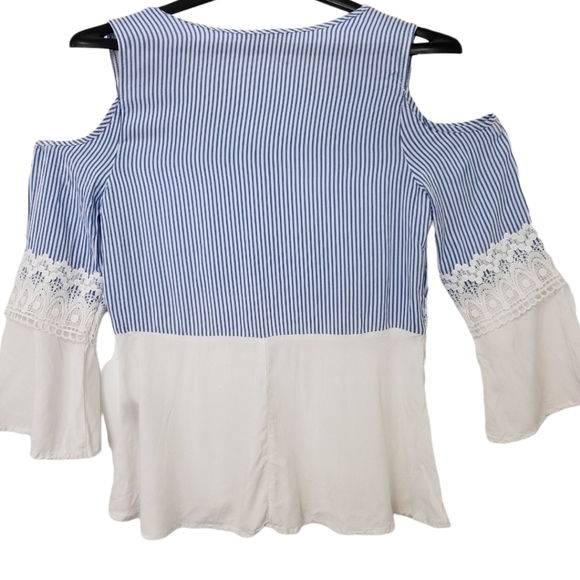 UNIQUE Spectrum Cold Should Bell Sleeve Top M VGUC - Picture 4 of 13